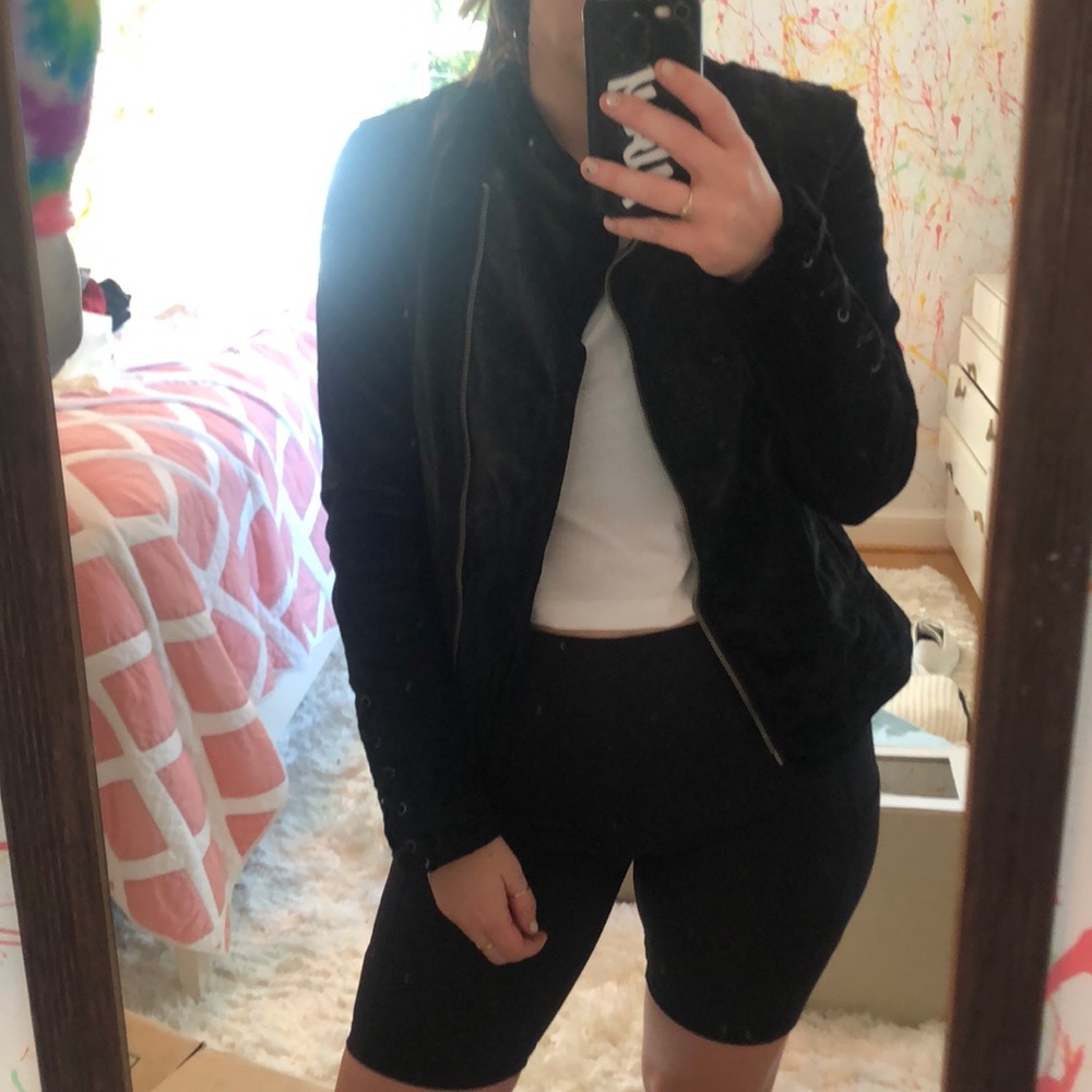 Velvet jacket with lace details
